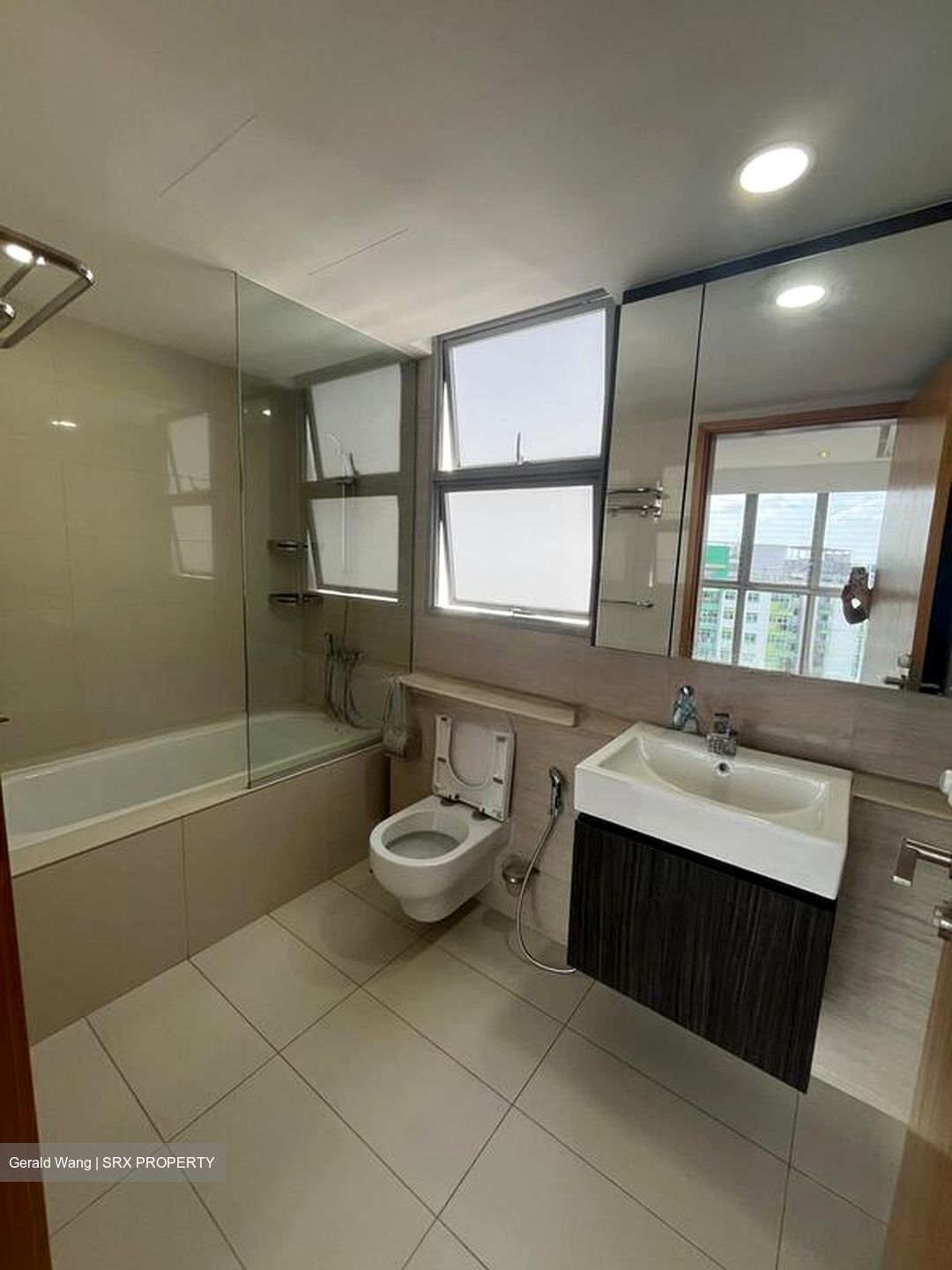 Prive (D19), Condominium #523452981